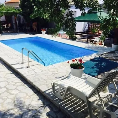 Jerine 4 * Tribunj (Sibenik-Knin)