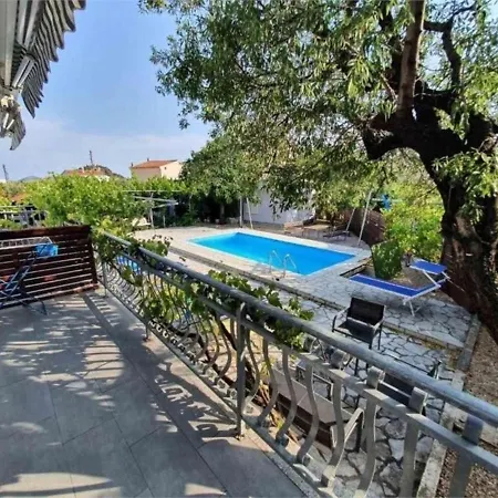 Jerine 4 Apartment *